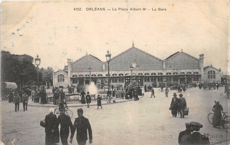 Carte postale ancienne Orleans Place Albert 1ER Gare à Orléans