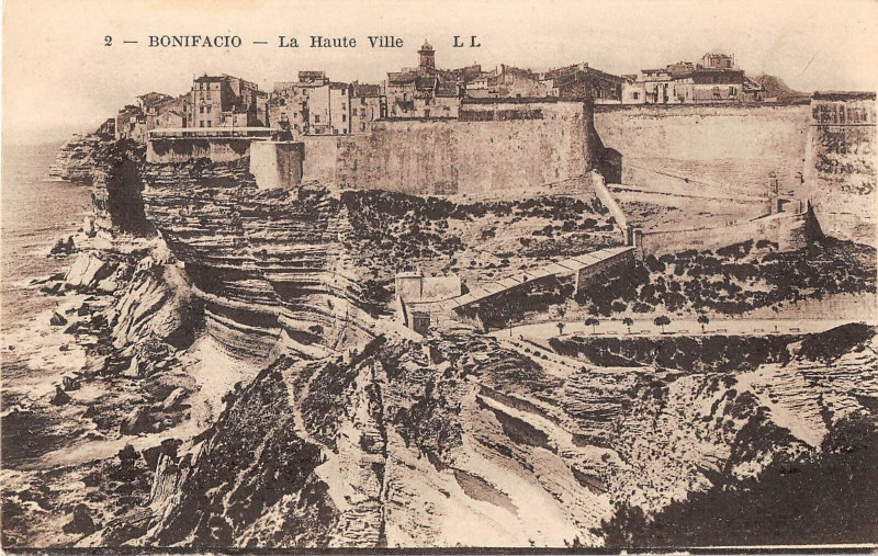 Carte postale ancienne 20 Corse Bonifacio La Haute Ville à Bonifacio