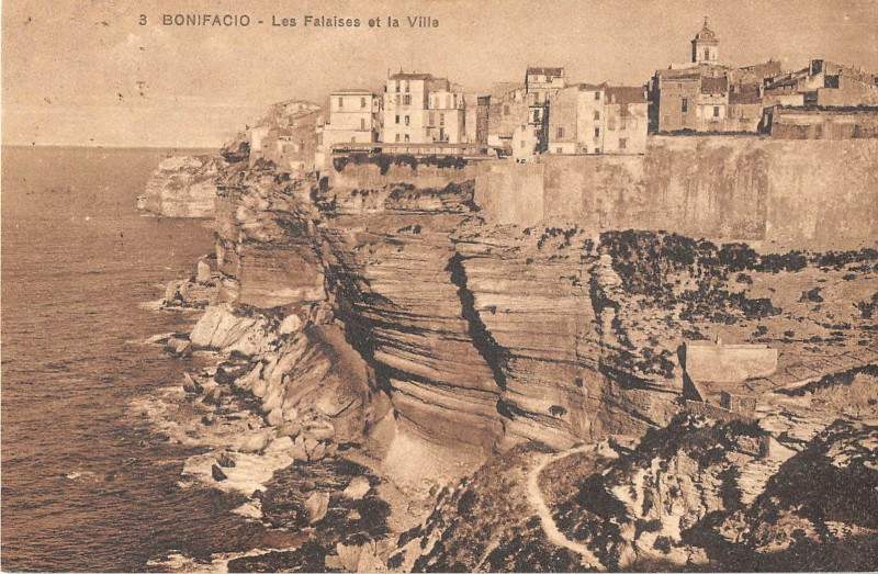 Carte postale ancienne 20 Corse Bonifacio Les Falaises Et La Ville à Bonifacio