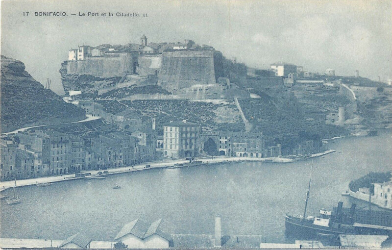 Carte postale ancienne 20 Corse Bonifacio Le Port Et La Citadelle à Bonifacio