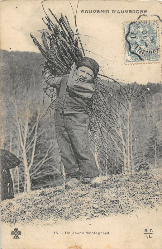 Carte postale ancienne Auvergne Un Jeune Montagnard