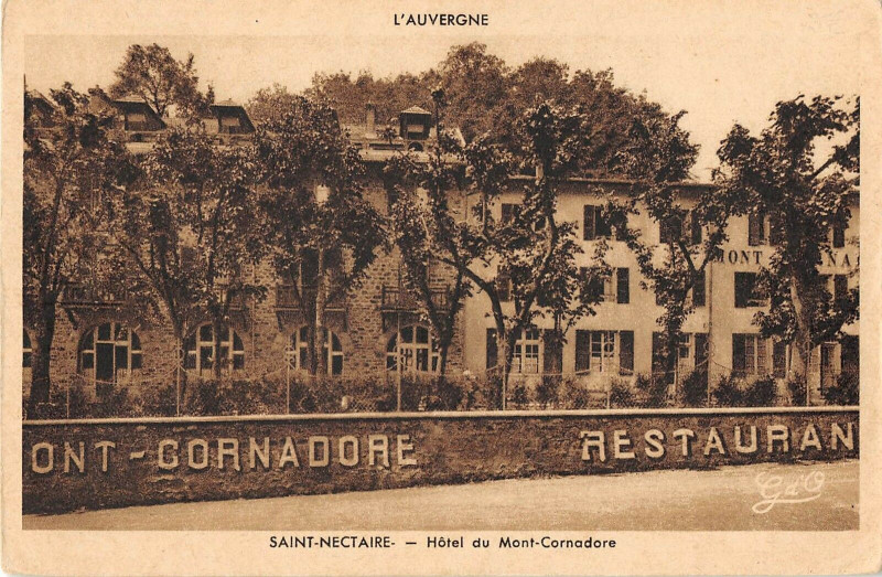 Carte postale ancienne Saint Nectaire Hotel Du Mont Cornadore à Saint-Nectaire