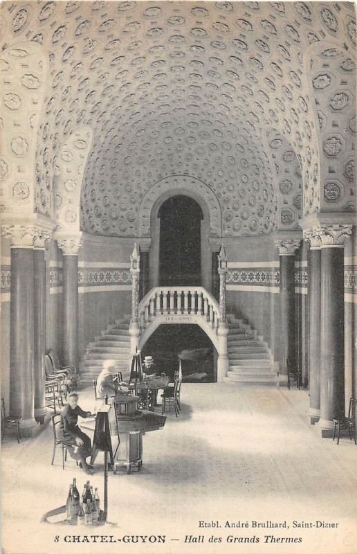Carte postale ancienne Chatel Guyon Hall Des Grands Thermes