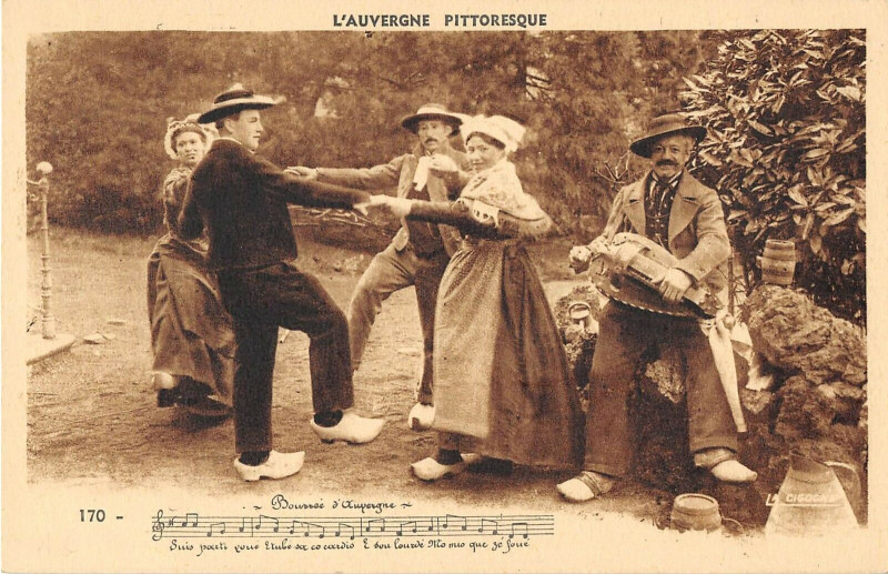 Carte postale ancienne L'Auvergne Pittoresque Bourree