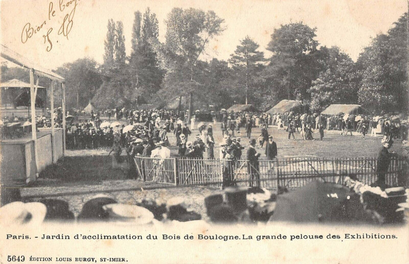 Carte postale ancienne Jardin d'acclimatation du Bois de Boulogne - La grande pelouse des Exhibitions à Neuilly-sur-Seine
