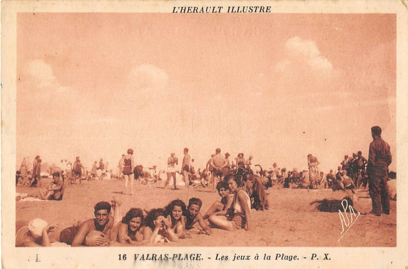 Carte postale ancienne Valras Plage Les Jeux A La Plage à Valras-Plage