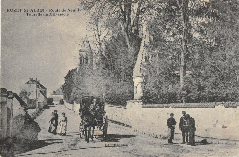 Carte postale ancienne Rozet Saint Albin Route De Neuilly à Rozet-Saint-Albin
