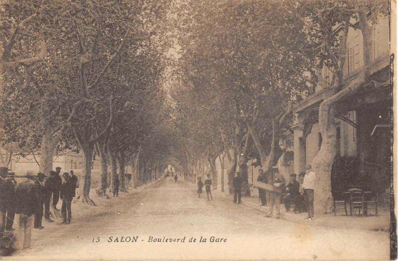 Carte postale ancienne Salon Boulevard De La Gare