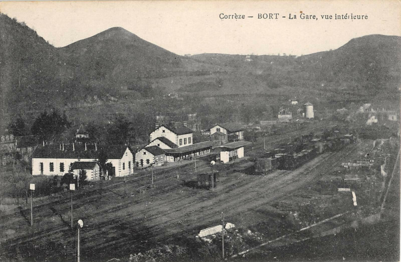 Carte postale ancienne Bort La Gare Vue Interieure