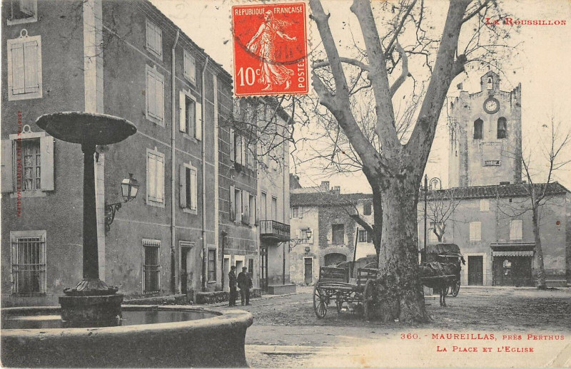 Carte postale ancienne Maureillas Pres Perthus La Place Et Eglise à Ur