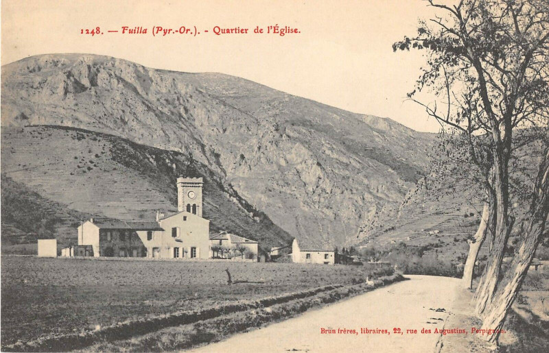 Carte postale ancienne Fuilla Quartier De L'Eglise (tout petit village à Fuilla