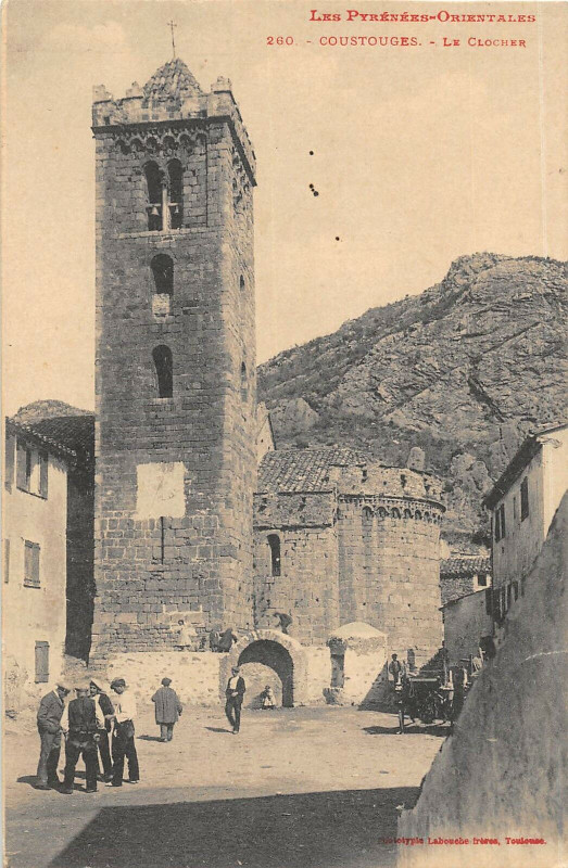 Carte postale ancienne Coustouges Le Clocher à Coustouges