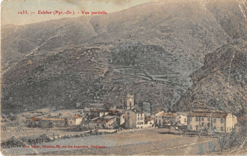 Carte postale ancienne Estoher Vue Partielle à Estoher
