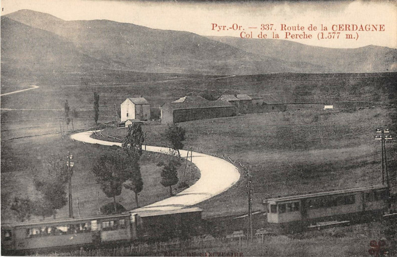 Carte postale ancienne Route De La Cerdagne Col De La Perche (Train
