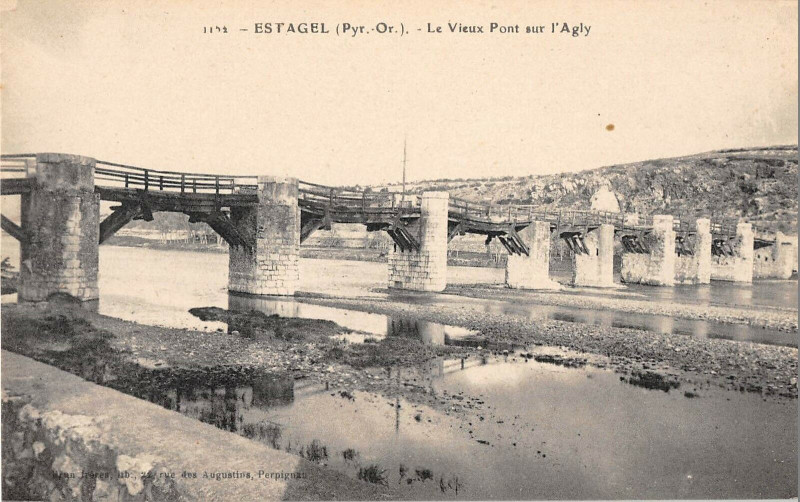 Carte postale ancienne Estagel Vieux Pont Sur L'Agly à Estagel