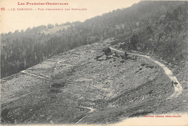 Carte postale ancienne Le Canigou Vue D'Ensemble Des Cortalets