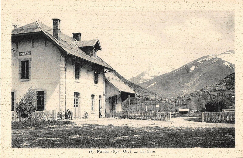 Carte postale ancienne Porta La Gare à Porta