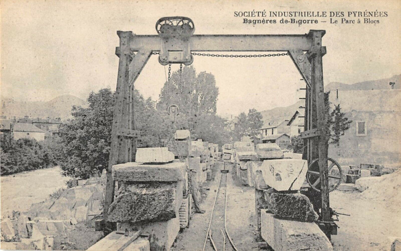 Carte postale ancienne Bagneres De Bigorre Sté Industrielle Pyrenees Le Parc A Blocs (rare