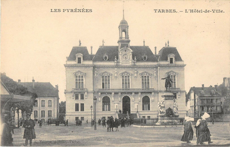 Carte postale ancienne Tarbes Hotel De Ville à Tarbes
