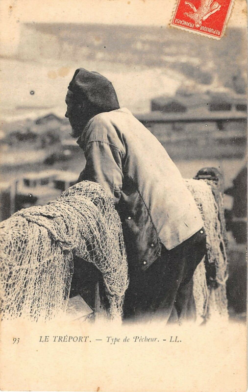 Carte postale ancienne Le Treport Type De Pecheur  (dos non divisé) à Eu