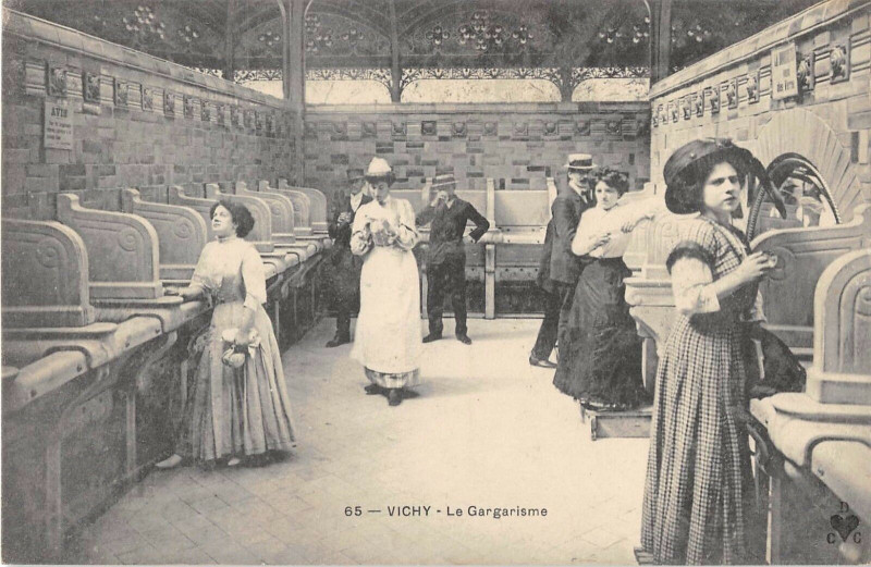 Carte postale ancienne Vichy Le Gargarisme à Vichy
