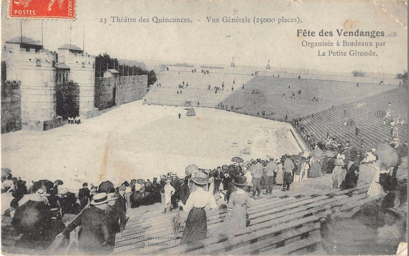 Carte postale ancienne Bordeaux Theatre Des Quinconces Fete Des Vendanges à Bordeaux