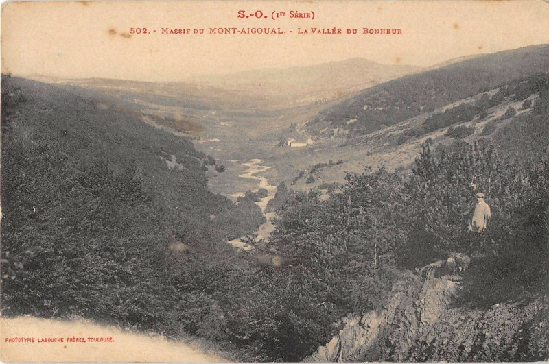 Carte postale ancienne Massif Du Mont Aigoual La Vallee Du Bonheur
