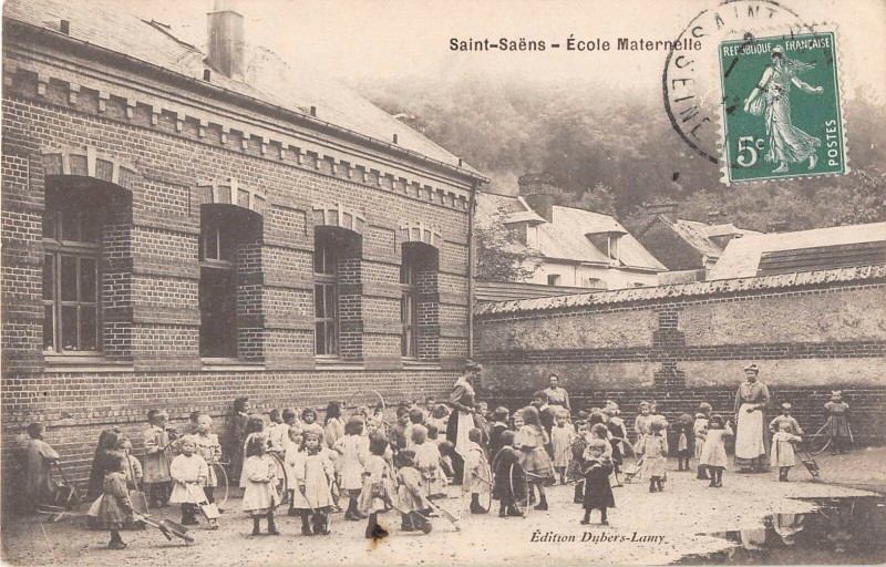 Carte postale ancienne Saint Saens Ecole Maternelle
