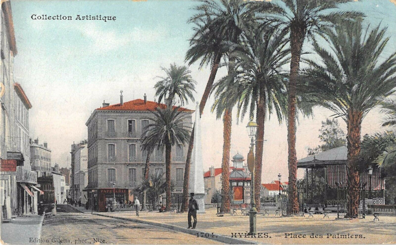 Carte postale ancienne Hyeres Place Des Palmiers à Hyères