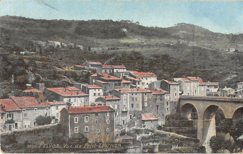 Carte postale ancienne Privas Vu Du Petit Tournon à Privas