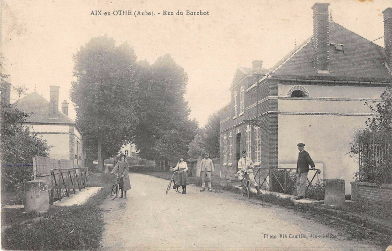 Carte postale ancienne Aix-en-Othe - Rue du Bouchot à Aix-Villemaur-Pâlis