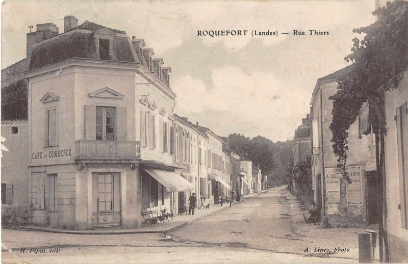 Carte postale ancienne Roquefort Landes Rue Thiers à Roquefort