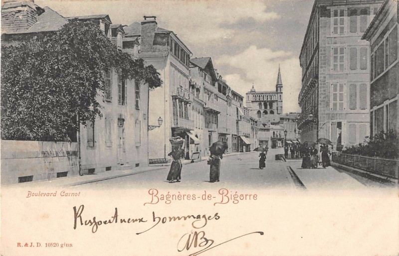 Carte postale ancienne Bagneres De Bigorre Boulevard Carnot (dos non divisé)