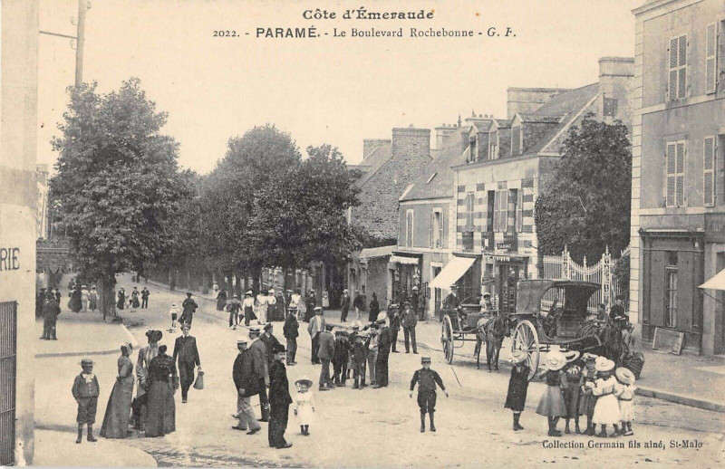 Carte postale ancienne Parame Le Boulevard Rochebonne