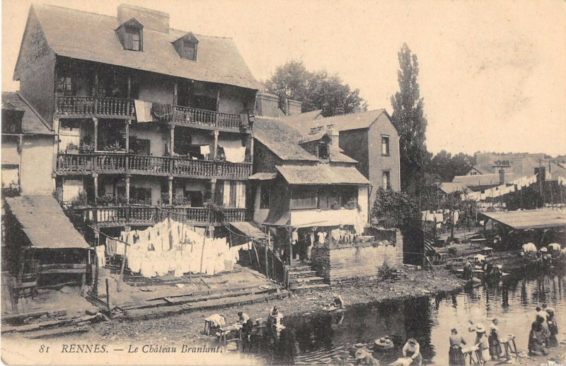 Carte postale ancienne Rennes Le Chateau Branlant à Rennes