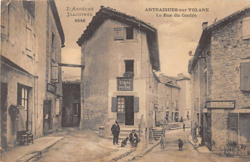 Carte postale ancienne Antraigues Sur Volane La Rue Du Centre