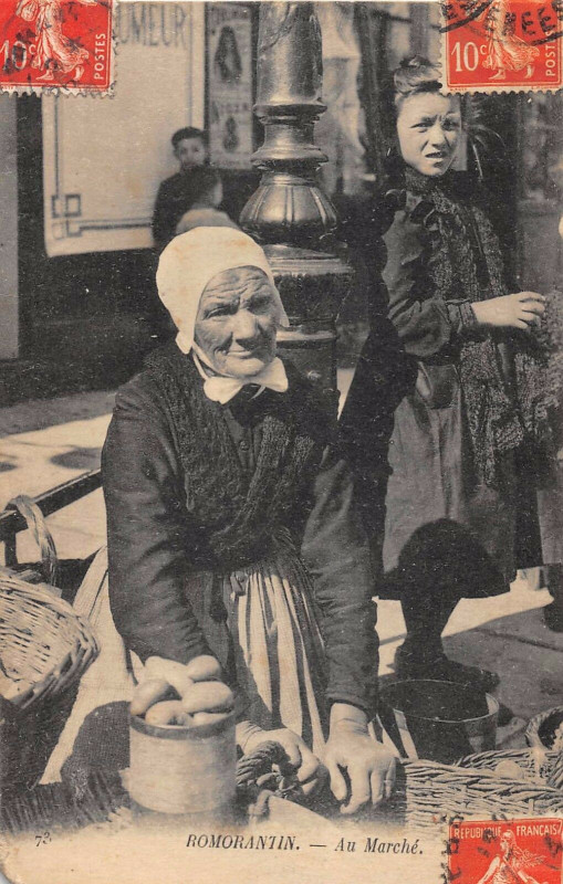 Carte postale ancienne Romorantin Au Marche