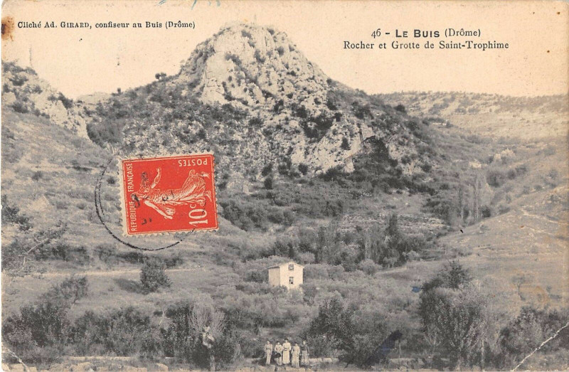 Carte postale ancienne Le Buis Rocher Et Grotte DeSaint-Trophime