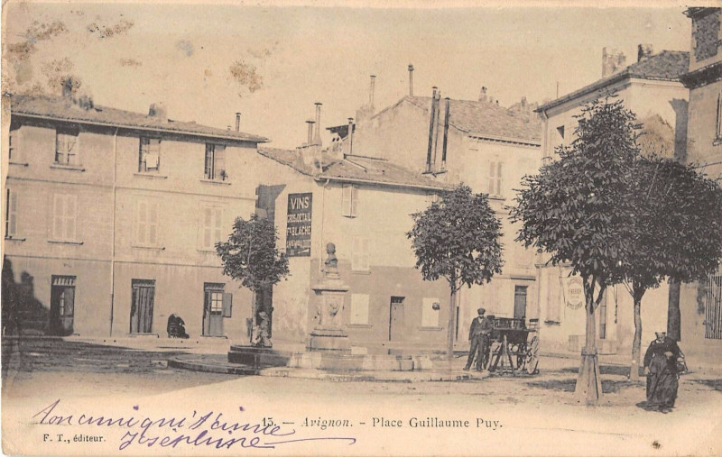 Carte postale ancienne Avignon Place Guillaume Puy (dos non divisé) à Avignon