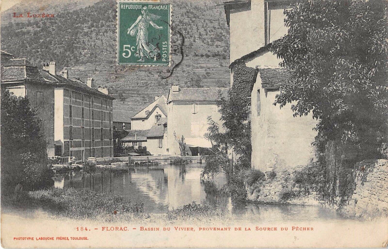 Carte postale ancienne Florac Bassin Du Vivier Provenant De La Source Du Pecher
