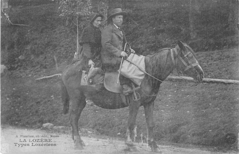 Carte postale ancienne Lozere Type Lozerien