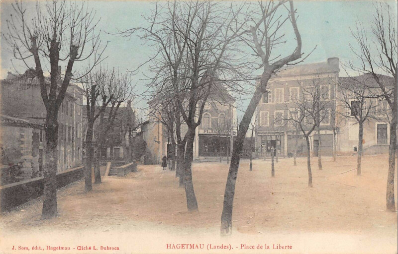 Carte postale ancienne Hagetmau Place De La Liberte (cliché rare à Hagetmau