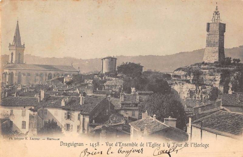 Carte postale ancienne Draguignan Vue D'Ensemble De L'Eglise Et Tour De L'Horloge à Draguignan