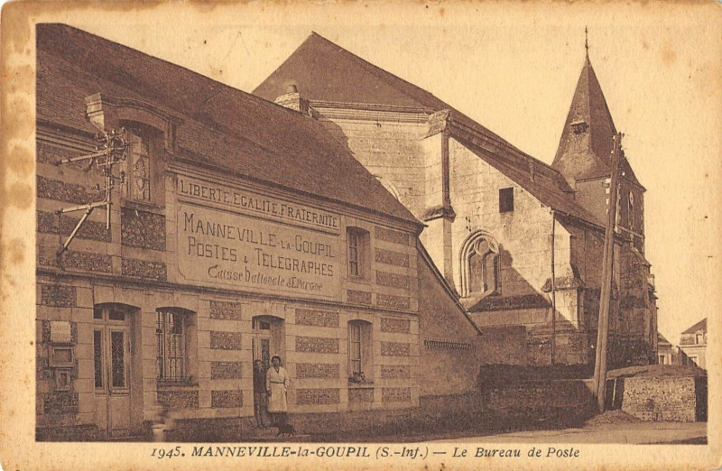 Carte postale ancienne Manneville La Goupil Le Bureau De Poste à Manneville-la-Goupil