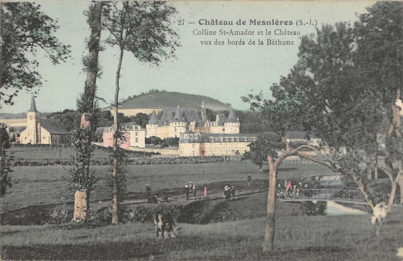 Carte postale ancienne Chateau De Mesnieres Colline Saint-Amadour Et Chateau