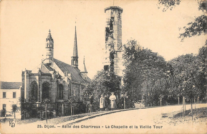 Carte postale ancienne Dijon Allee Des Chartreux Chapelle Vieille Tour à Dijon