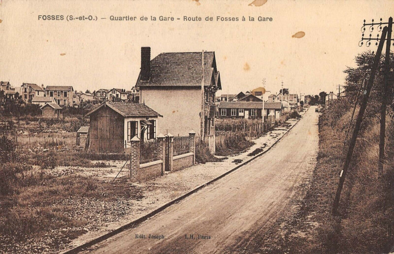 Carte postale ancienne Fosses Quartier De La Gare Route De Fosses A La Gare (pas courante à Fosses