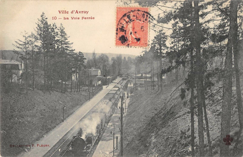Carte postale ancienne Ville D'Avray La Voie Ferree à Ville-d'Avray
