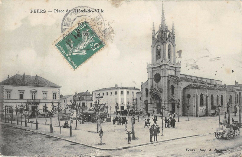 Carte postale ancienne Feurs Place De L'Hotel De Ville à Feurs