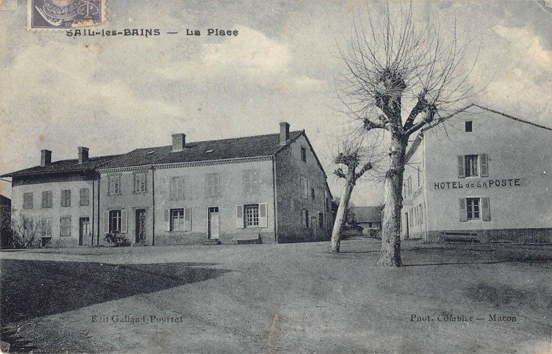 Carte postale ancienne Sail Les Bains La Place à Sail-les-Bains
